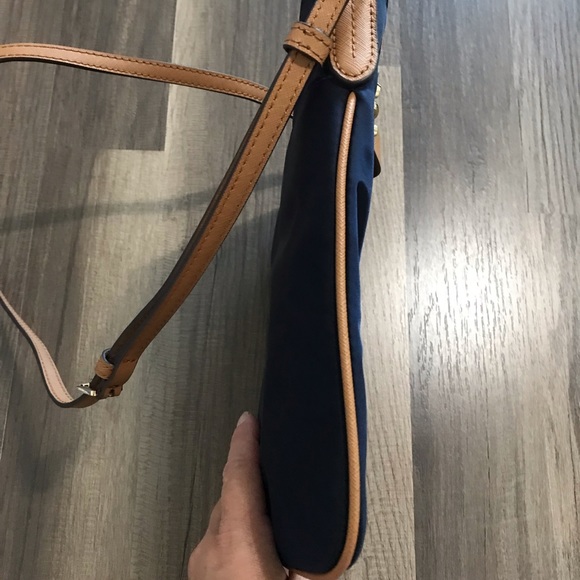 Micheal Kors Kelsey Large Crossbody NWOT - Picture 6 of 7